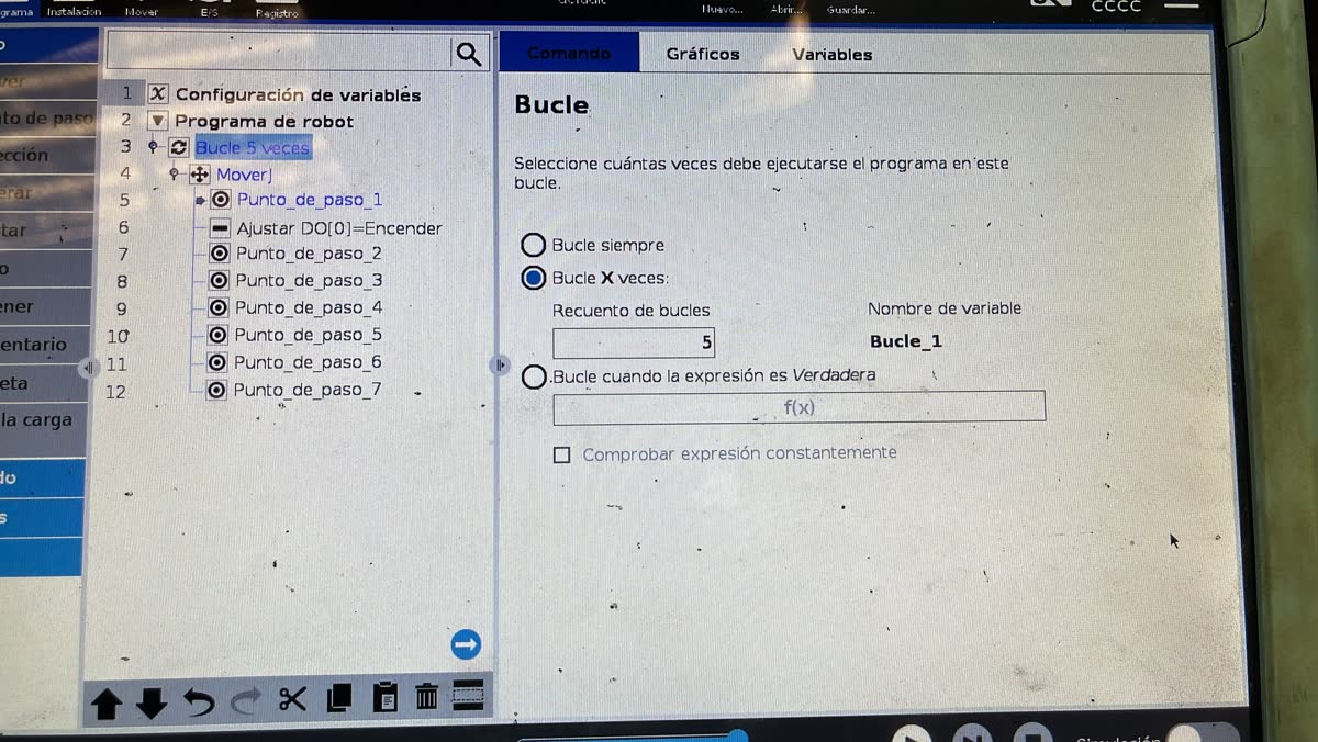 Pantalla del teach pendant con el árbol del programa de soldadura del cobot